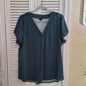 Ann Taylor Mixed Media Short Sleeve V-Neck Blouse Green Geometric Pattern Sz. XL